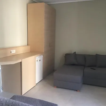 Gm * Néoi Epivátai